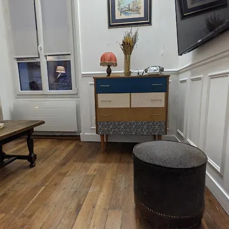 Private Acces To The Flat. Charming Parisian. Affittacamere Parigi