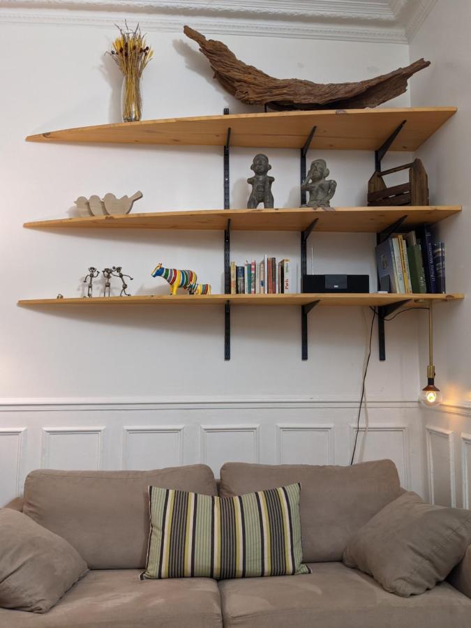 Guest house Private Acces To The Flat. Charming Parisian. *
