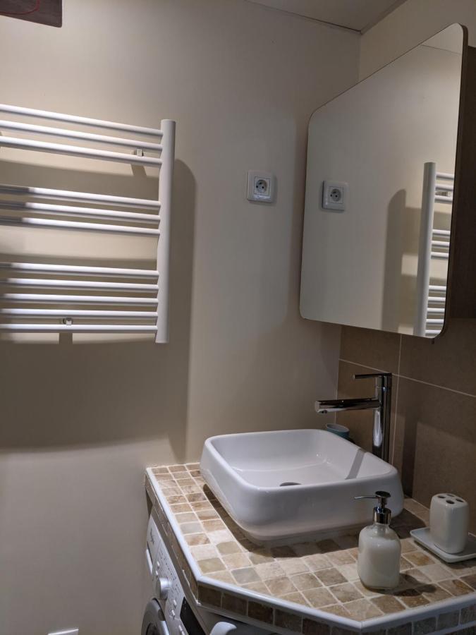 Guest house Private Acces To The Flat. Charming Parisian.