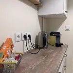 Private Acces To The All Flat. Charming Parisian.